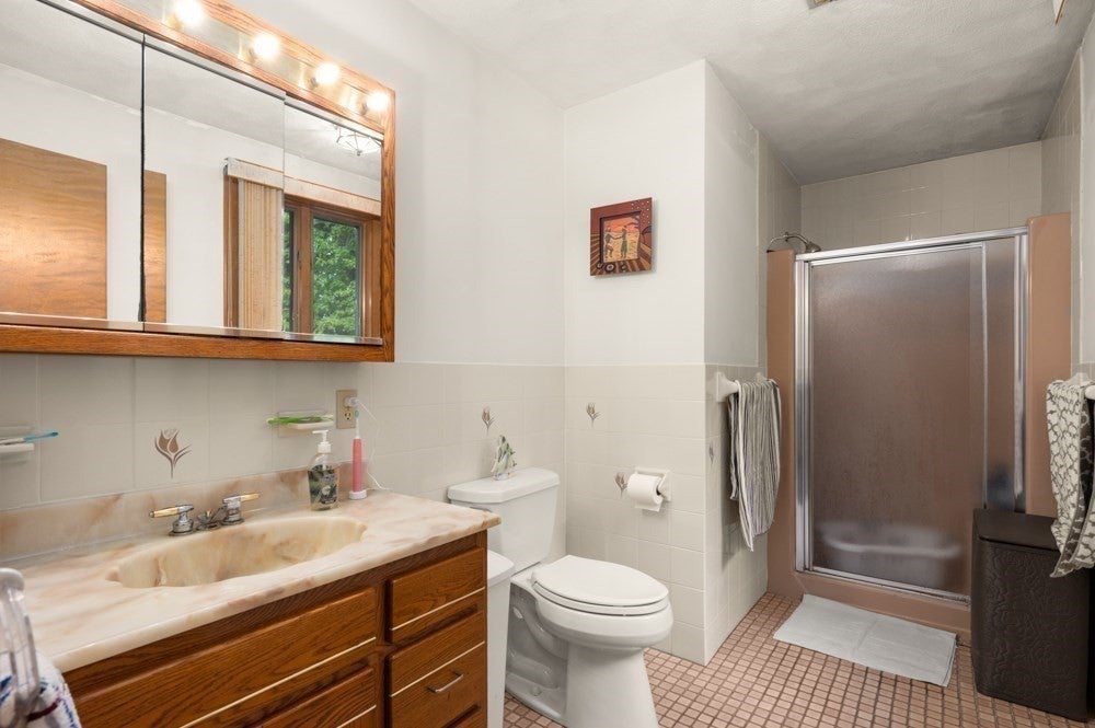 5 Lee Ave, Burlington, MA, 5 Lee Ave, Burlington, MA Photo #23