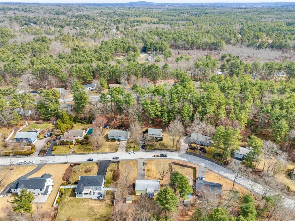 Medfield, Massachusetts 02052, United States, 4 Bedrooms Bedrooms, ,3 BathroomsBathrooms,Residential,Contingent,90706