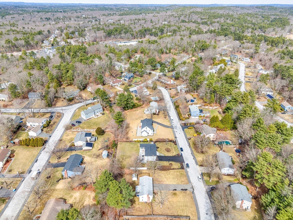 Medfield, Massachusetts 02052, United States, 4 Bedrooms Bedrooms, ,3 BathroomsBathrooms,Residential,Contingent,90706