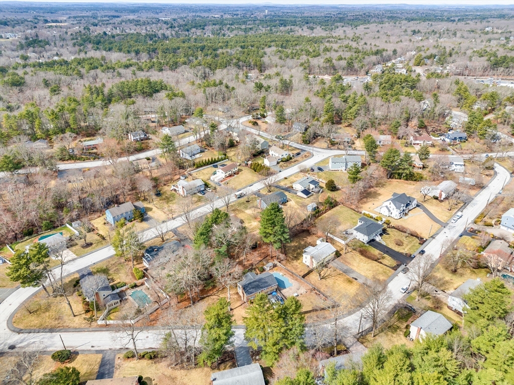 Medfield, Massachusetts 02052, United States, 4 Bedrooms Bedrooms, ,3 BathroomsBathrooms,Residential,Contingent,90706