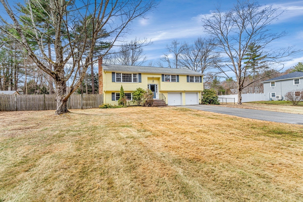 Medfield, Massachusetts 02052, United States, 4 Bedrooms Bedrooms, ,3 BathroomsBathrooms,Residential,Contingent,90706