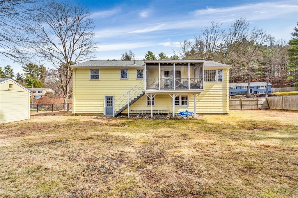 Medfield, Massachusetts 02052, United States, 4 Bedrooms Bedrooms, ,3 BathroomsBathrooms,Residential,Contingent,90706