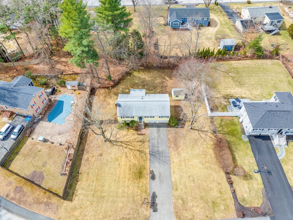 Medfield, Massachusetts 02052, United States, 4 Bedrooms Bedrooms, ,3 BathroomsBathrooms,Residential,Contingent,90706