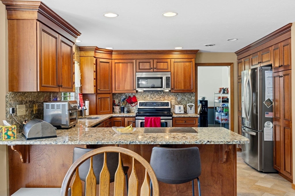 4 Jacob Way, Attleboro, MA Photo #9