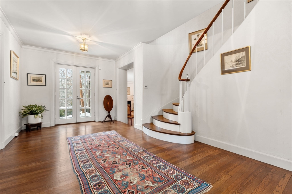 27 Laurel Rd