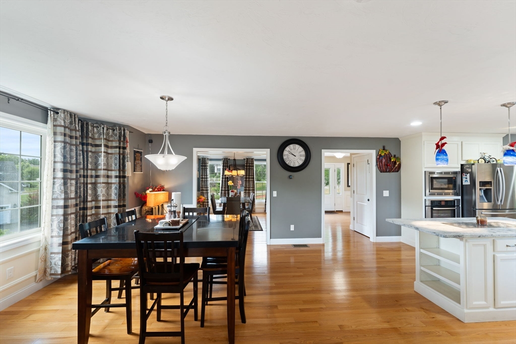 14 Longbrook Dr