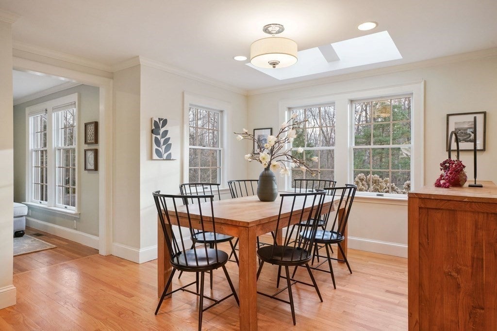 19 Vine Brook Rd