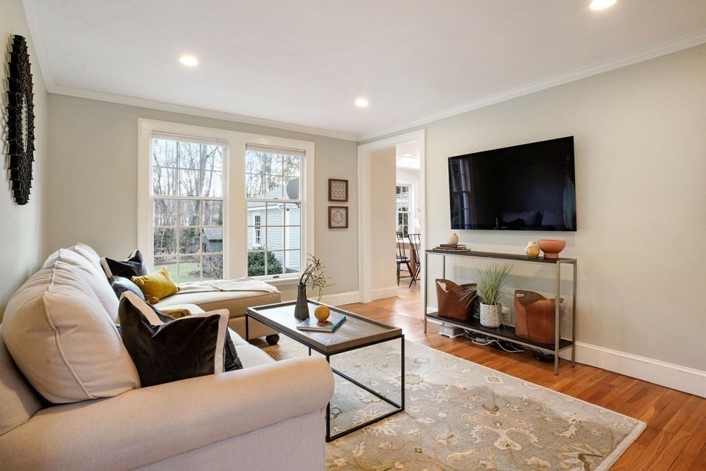 19 Vine Brook Rd