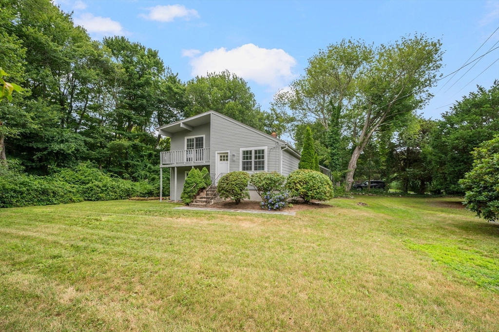 Click for 22 Hull St, Jamestown, RI slideshow