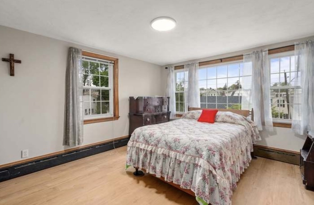 28 Elsie St