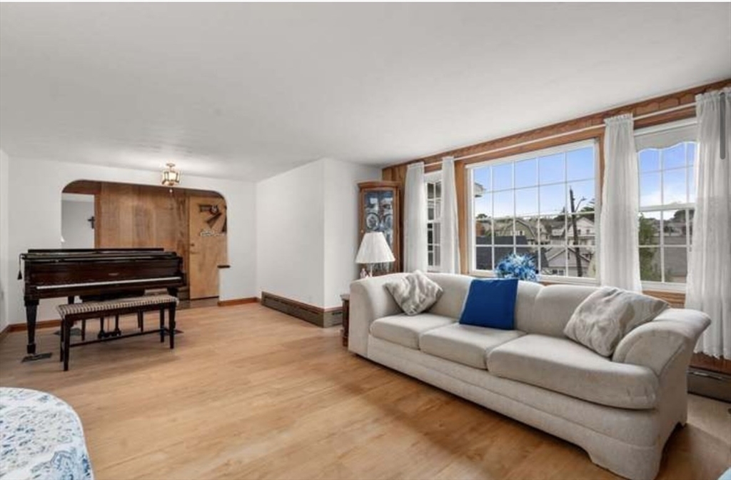 28 Elsie St