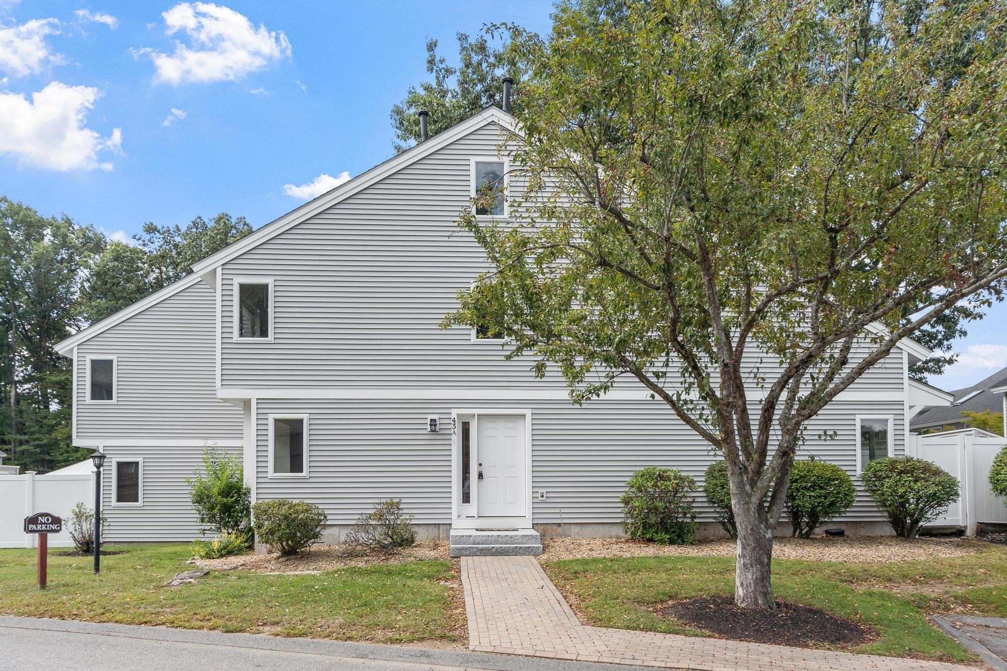 43 Meadow Pond Dr