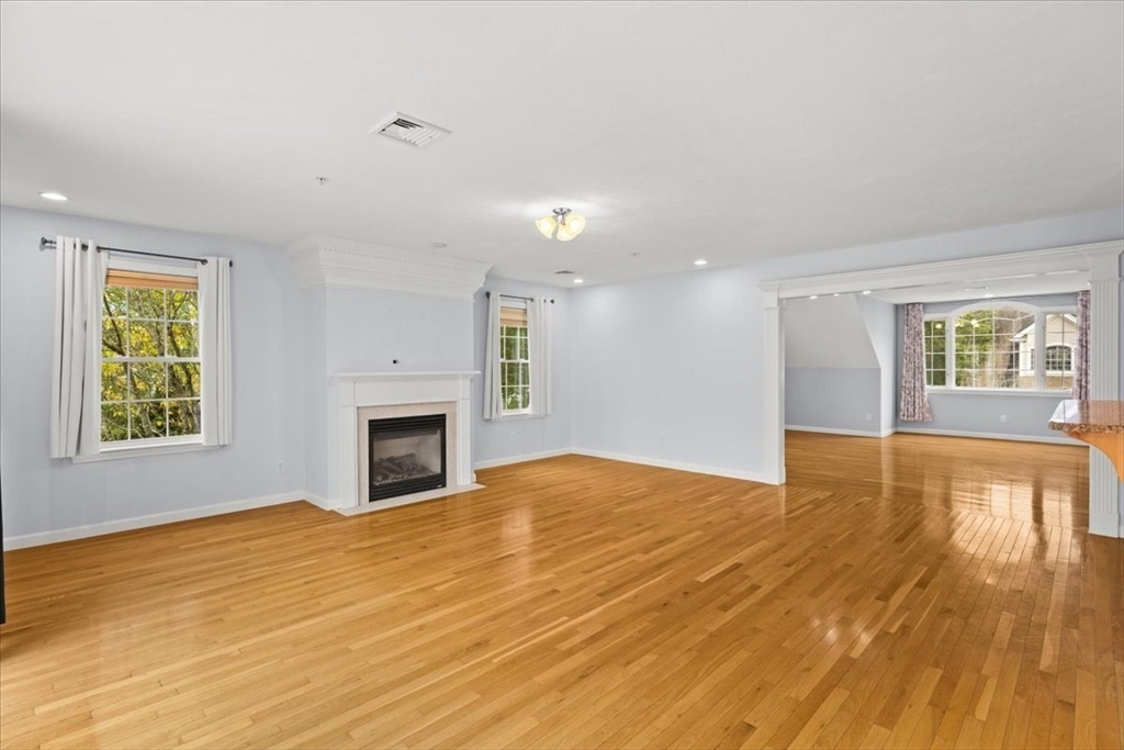 307 Regency Ln 307