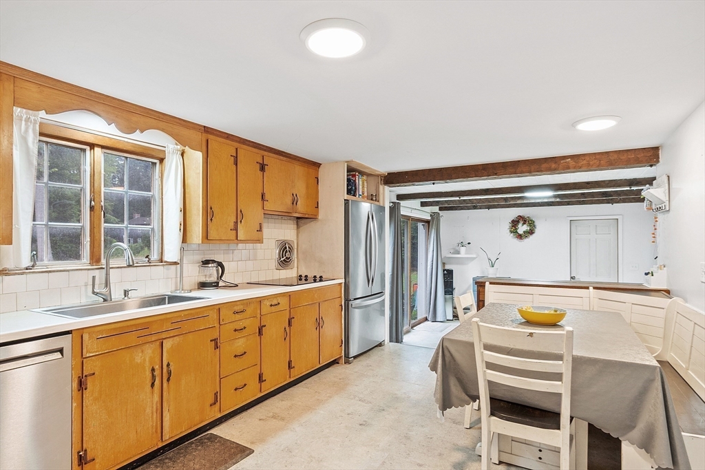 3 Thoreau Rd