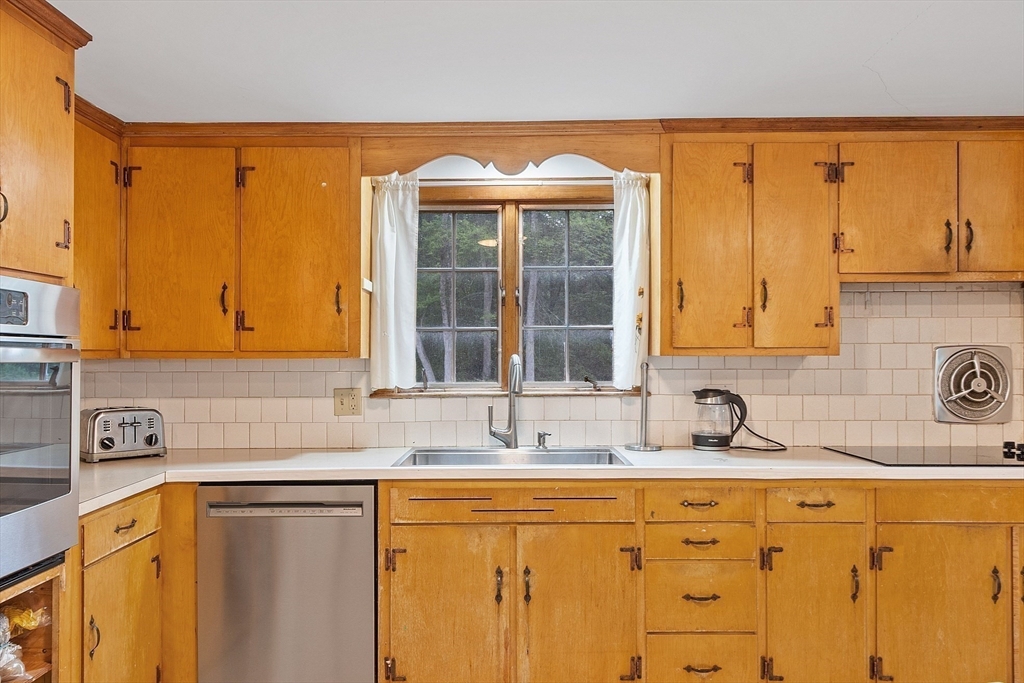 3 Thoreau Rd