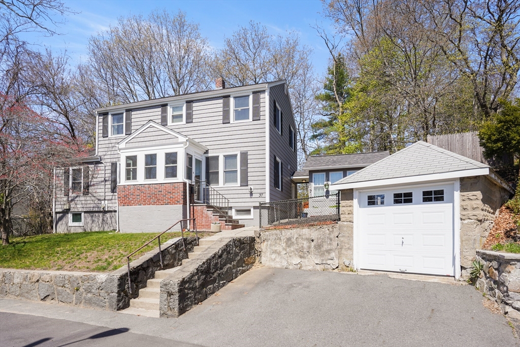 37 Violet Ave