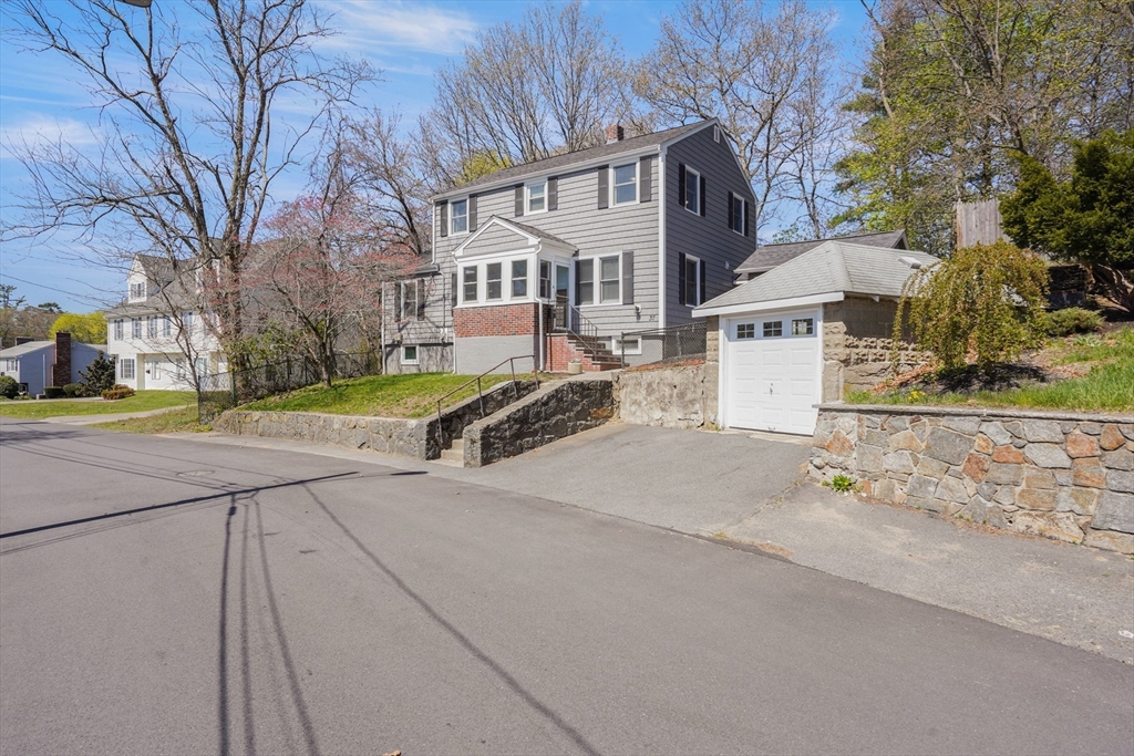 37 Violet Ave