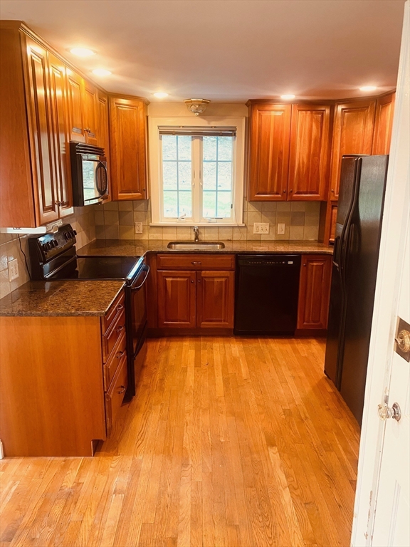 10 Seward Rd