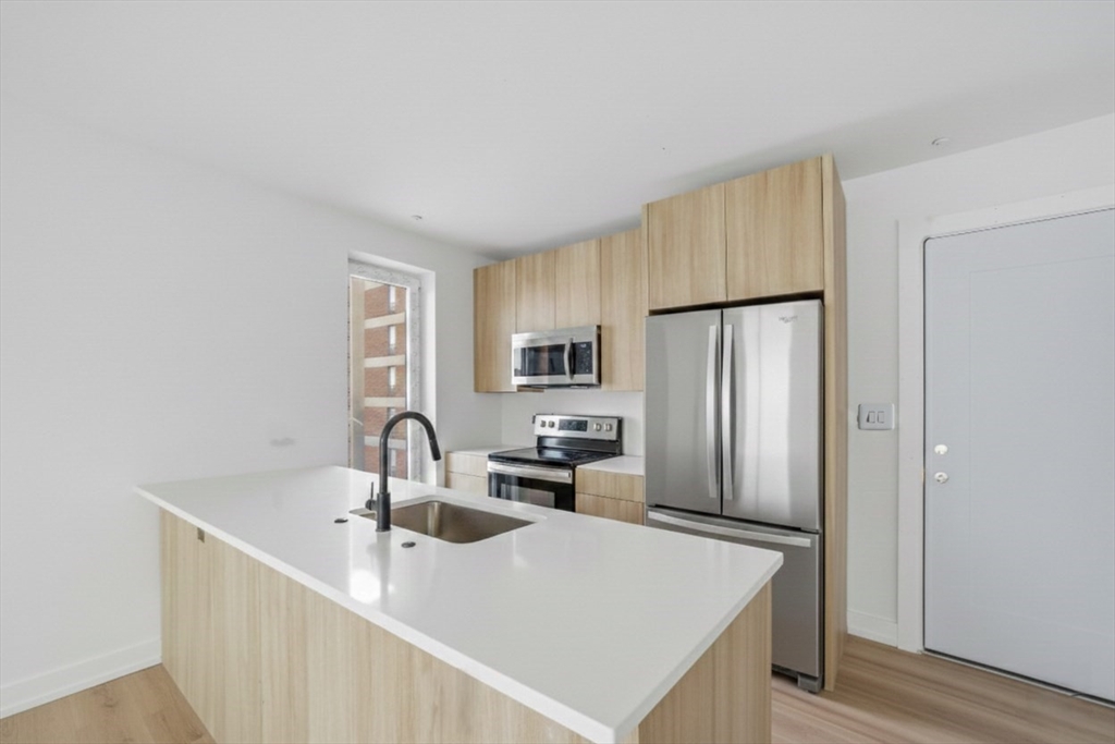 1035 Commonwealth Ave 203