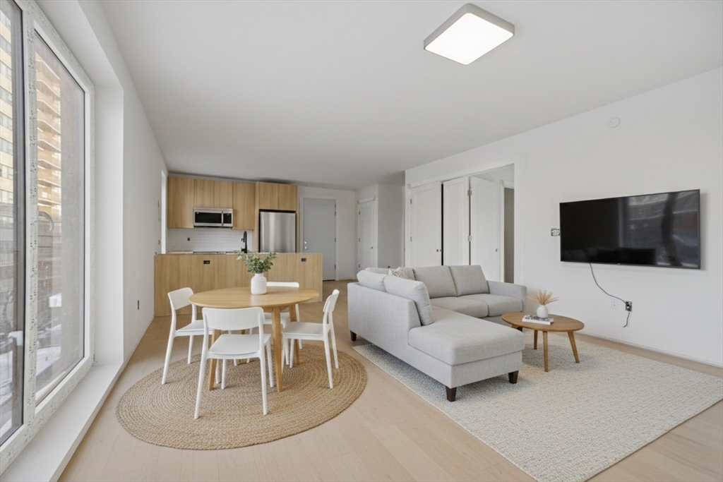 1035 Commonwealth Ave 203