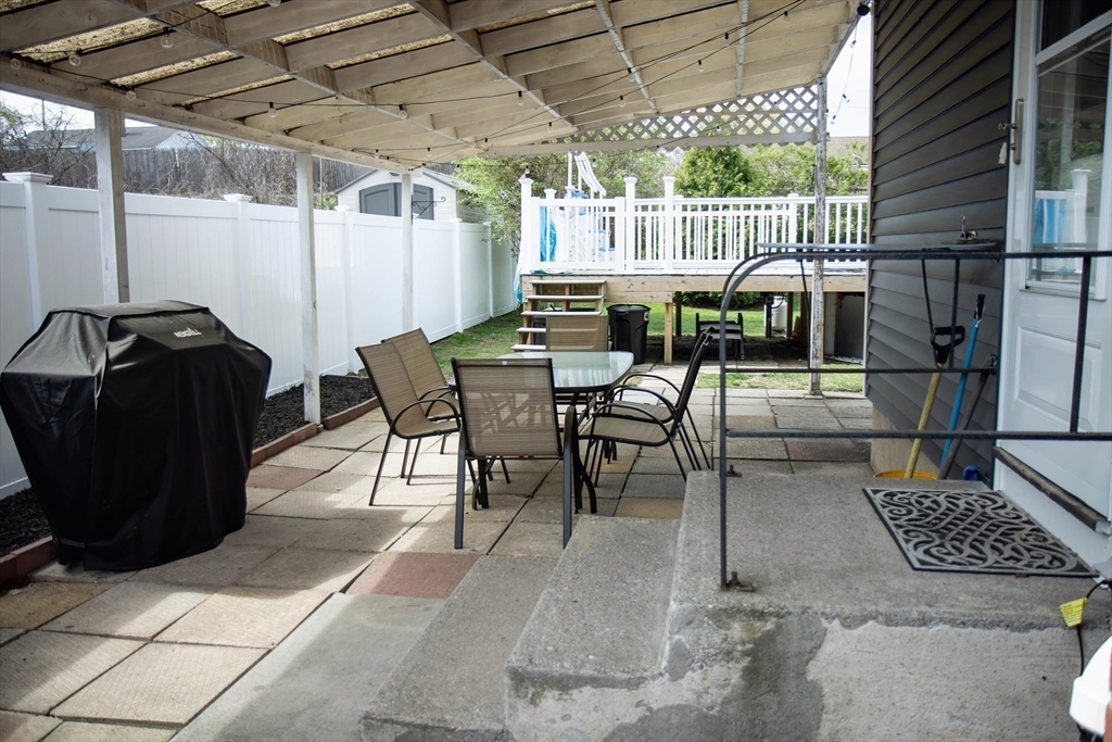 97 Pondview Dr