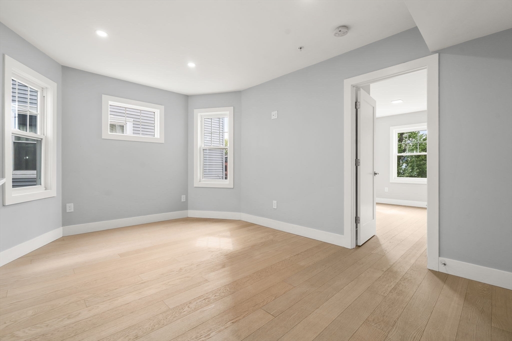 679 Columbia Road #4, Boston, MA Photo #4