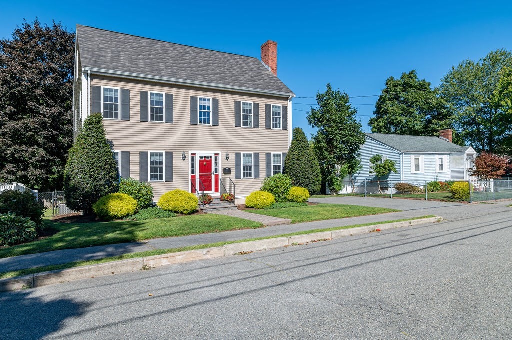 44 Livoli Ave