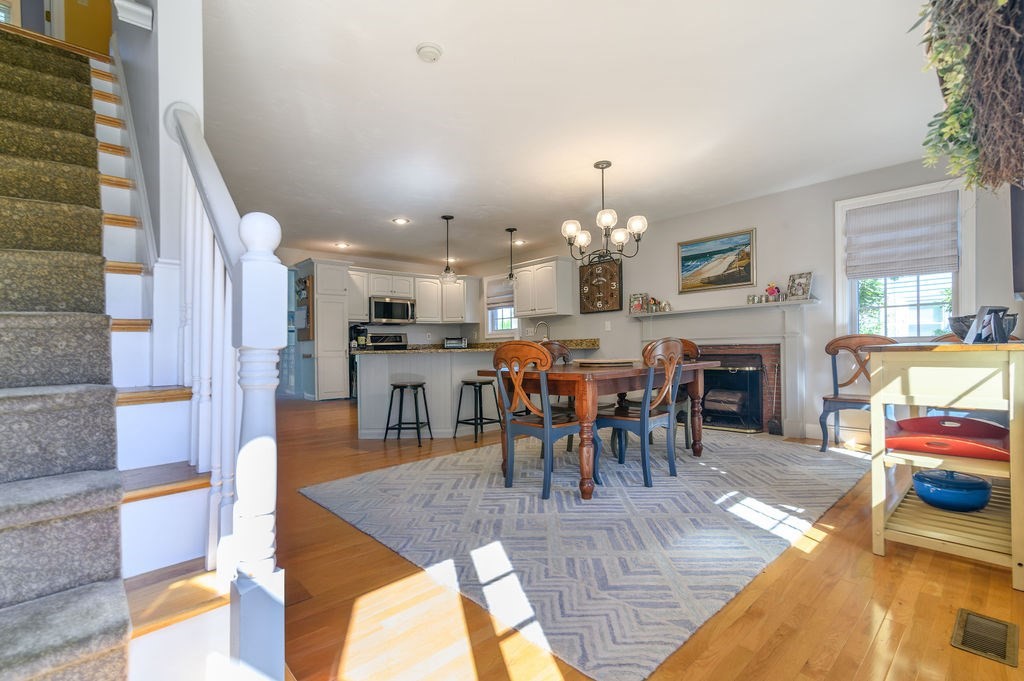 44 Livoli Ave