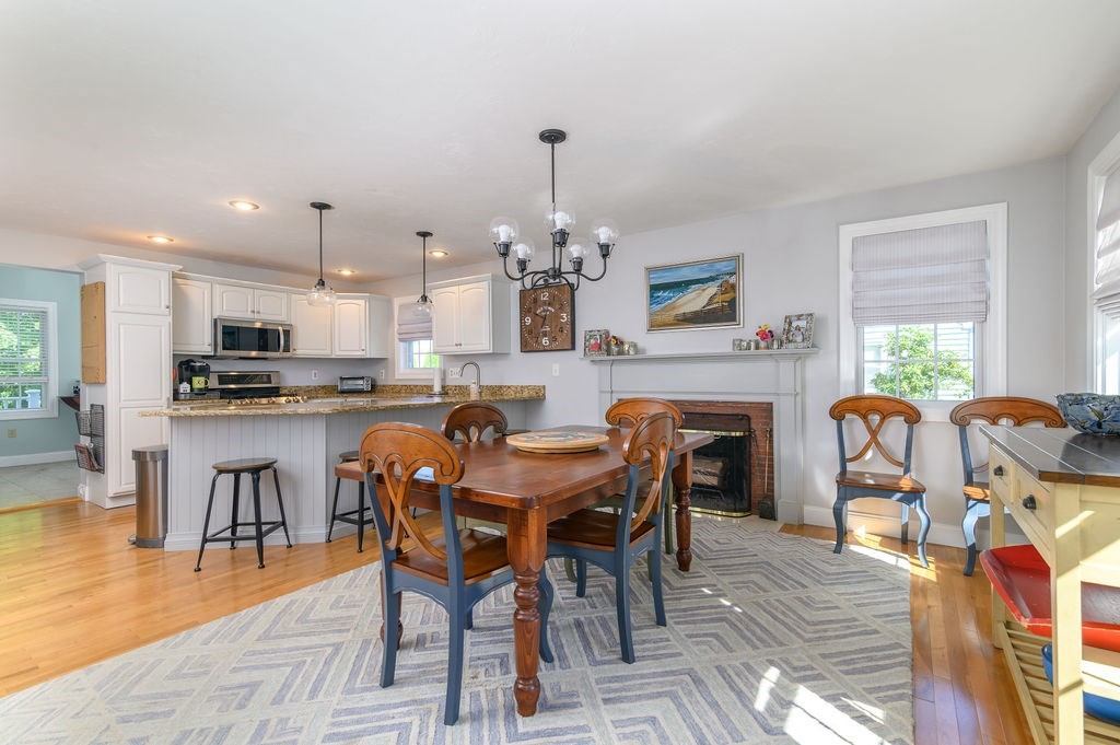 44 Livoli Ave