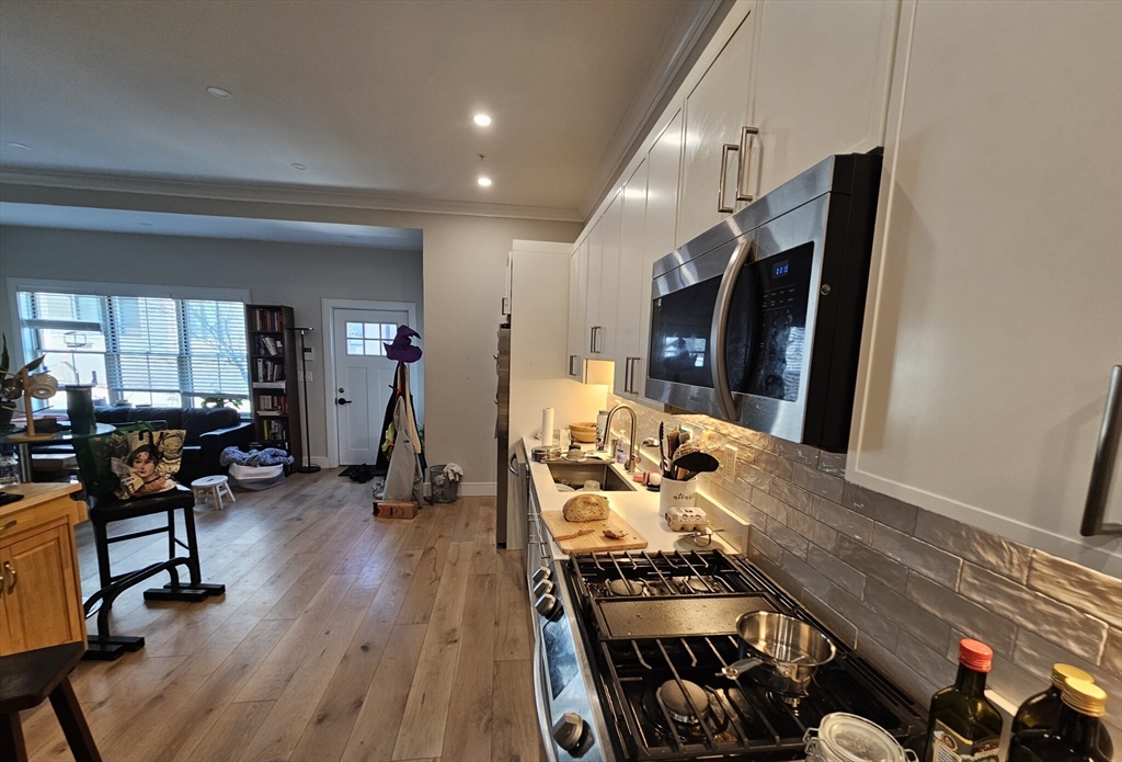 9 Everett St 1