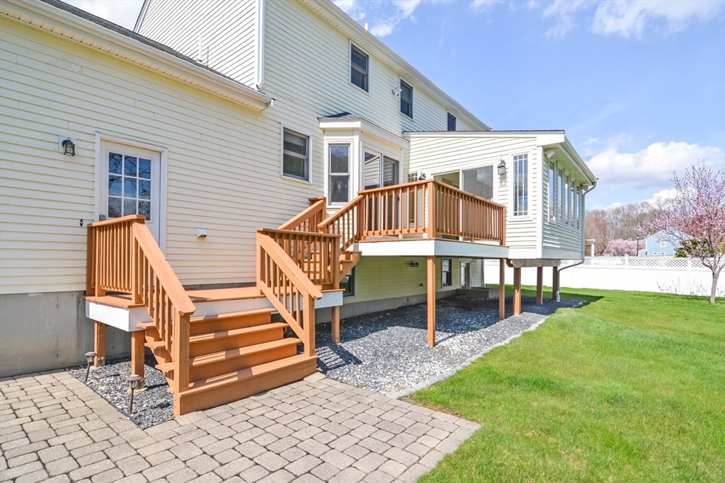 34 Laura Ln