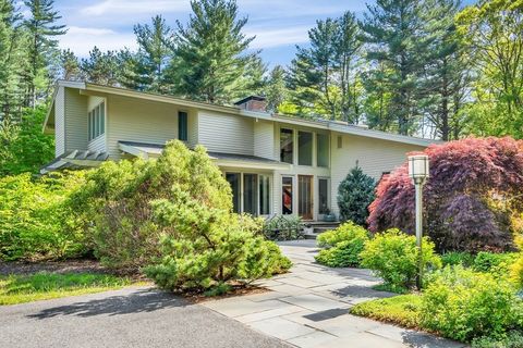 39 Old Farm Road Concord MA 01742