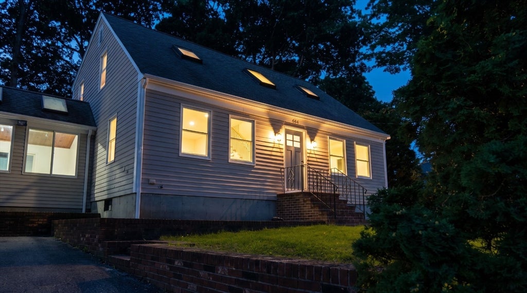 664 Norman St, Fall River, MA, 664 Norman St, Fall River, MA Photo #25