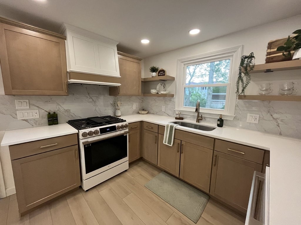 664 Norman St, Fall River, MA, 664 Norman St, Fall River, MA Photo #26