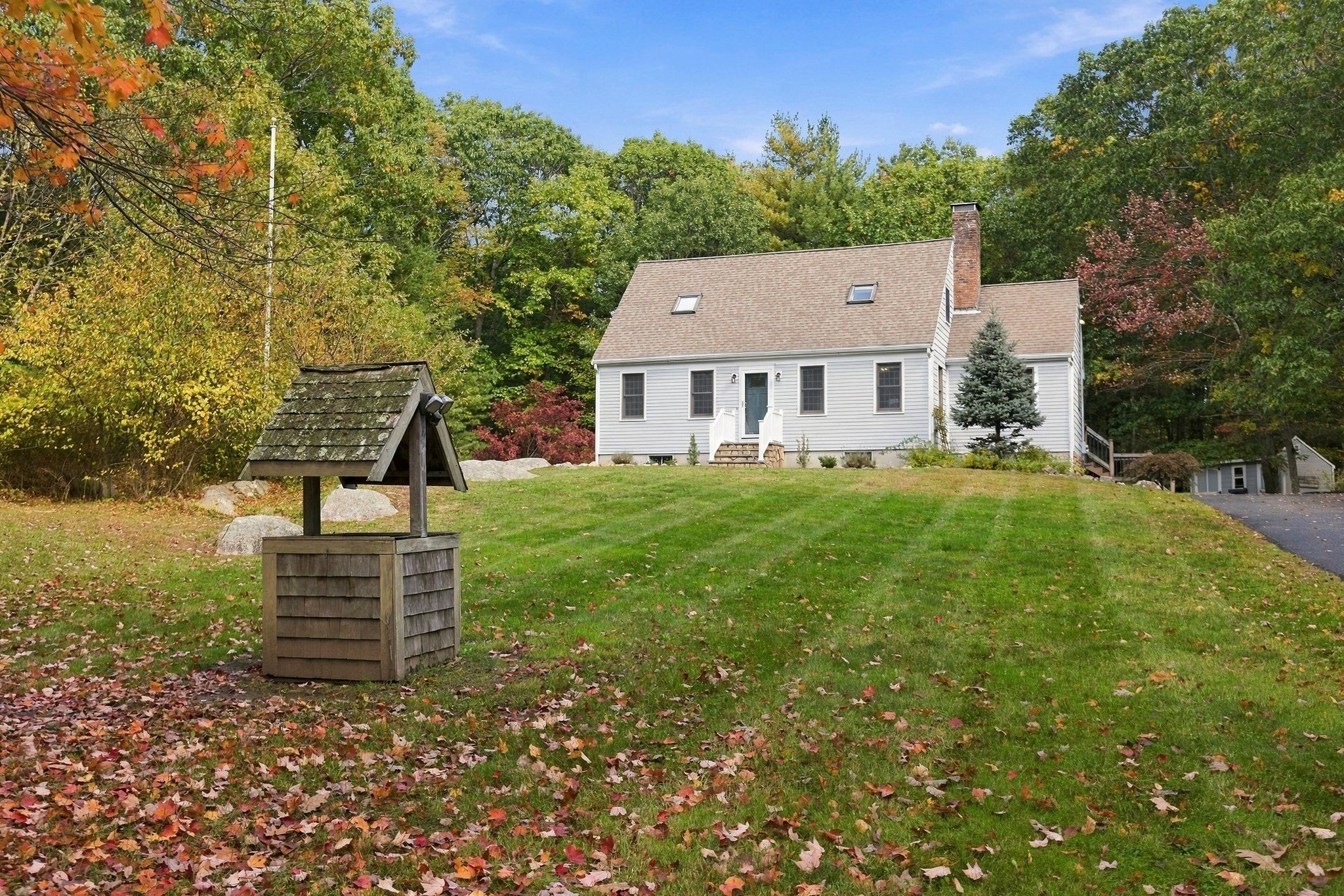 Photo of 252 Leavitt St, Hingham, MA