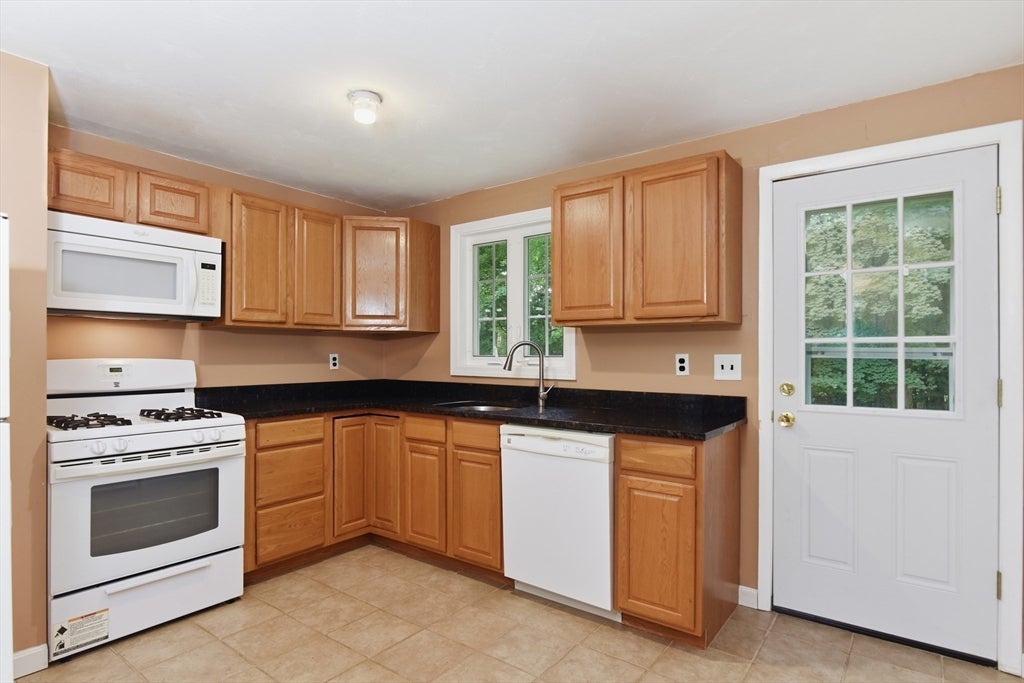 131 Goulding Street, Holliston, MA Photo #8