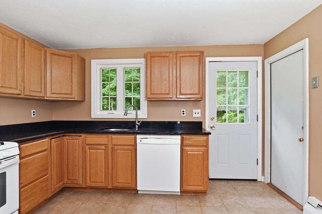 131 Goulding Street, Holliston, MA Photo #9