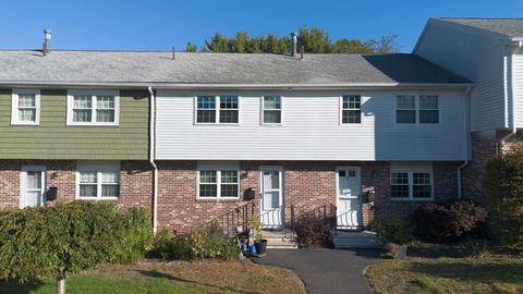 20 Hemlock Cir 20 Millis MA 02054