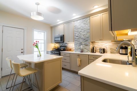 Photo of 4 Hardwick St #2, Cambridge, MA 02141 (MLS # 73489506)