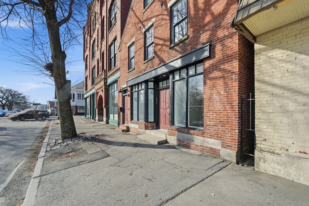 289 Central St, Lowell, MA Photo #33