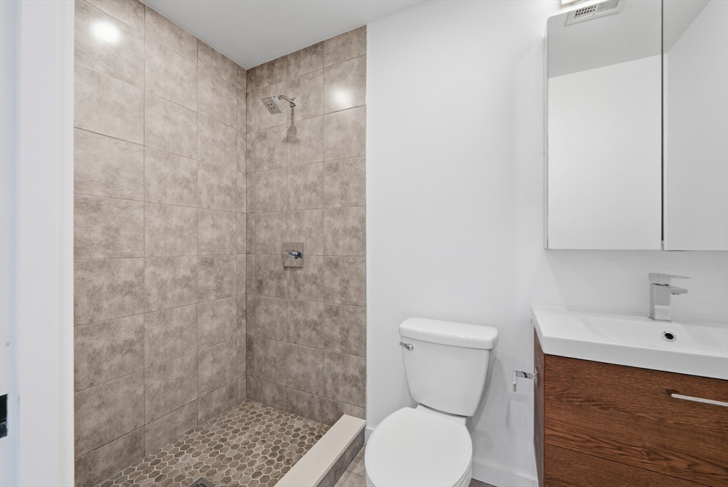 289 Central St, Lowell, MA Photo #10