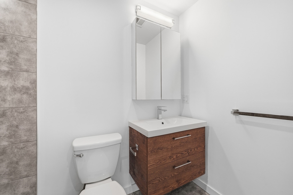 289 Central St, Lowell, MA Photo #11