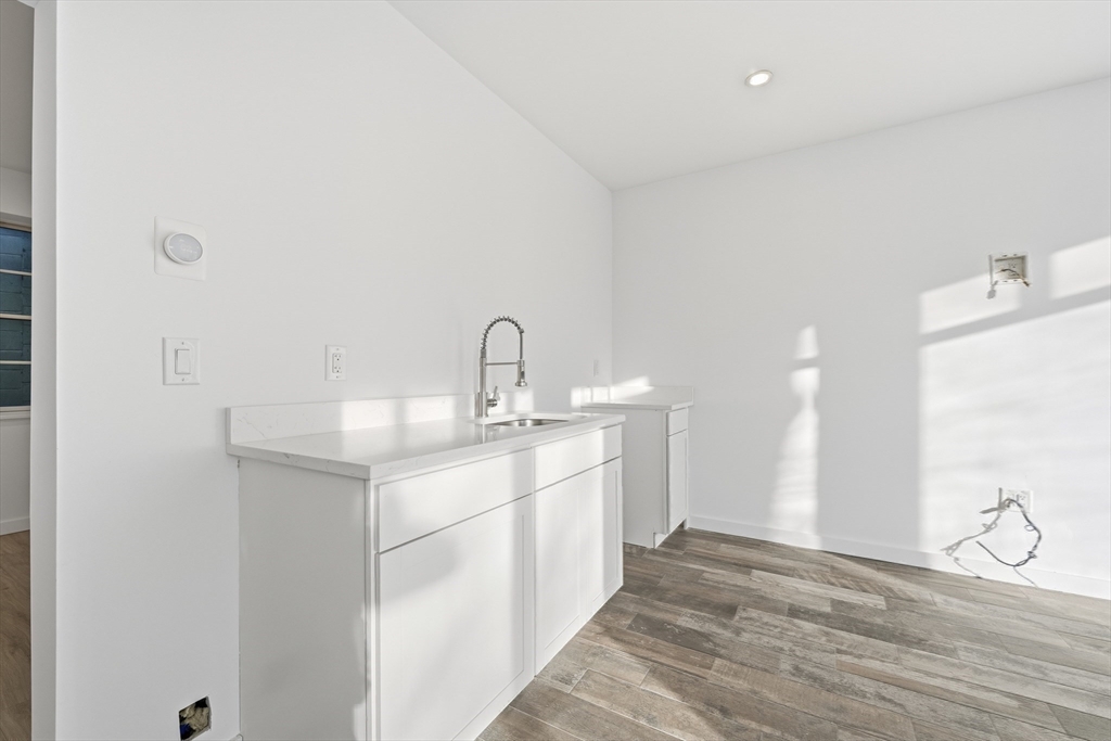 289 Central St, Lowell, MA Photo #19