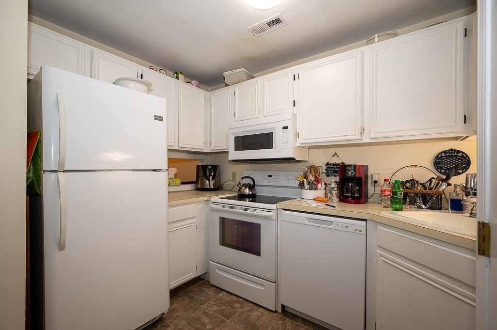44 Maria Ave 104