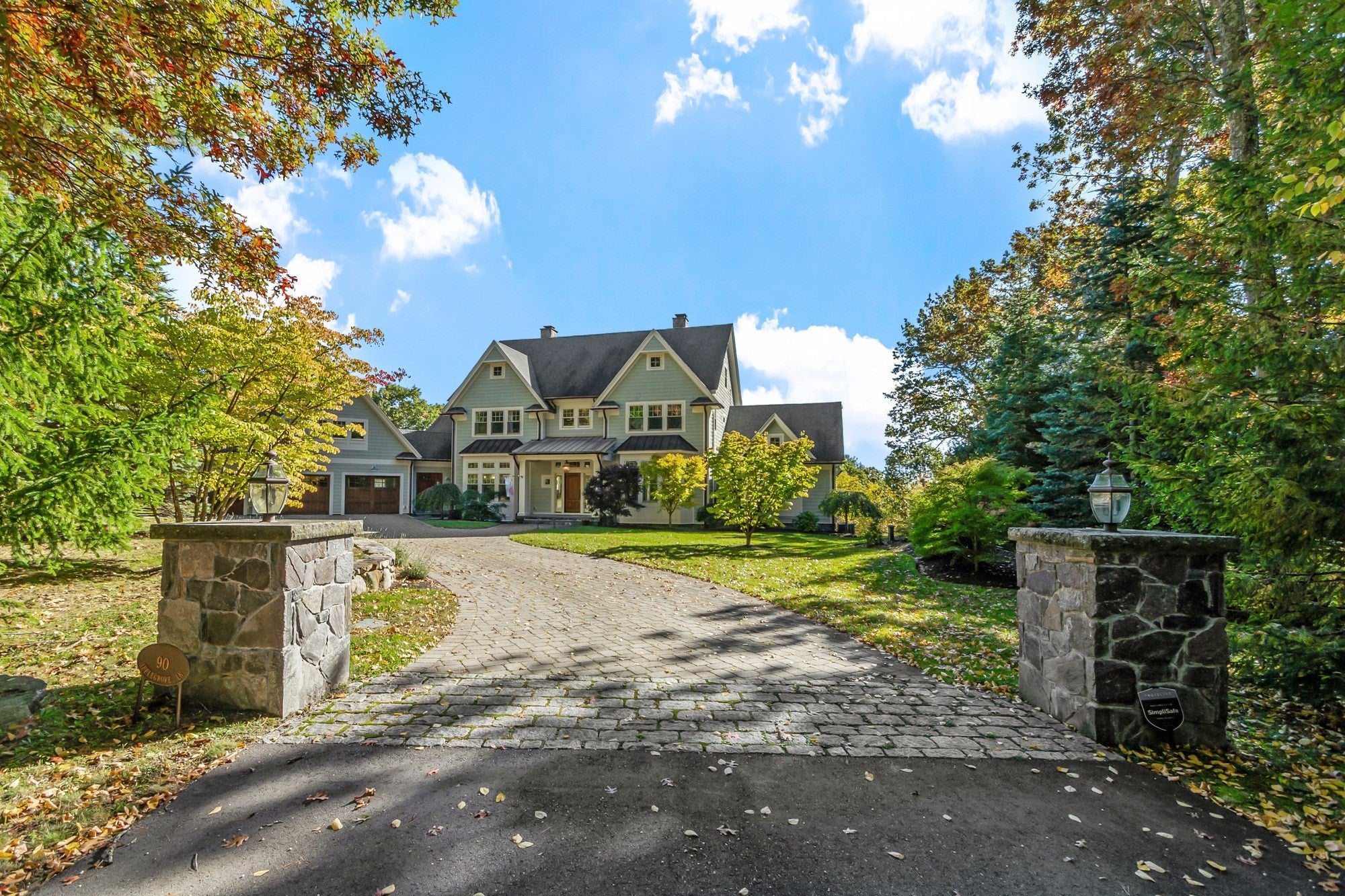 Photo: 90 Applegrove Ln, Carlisle, MA