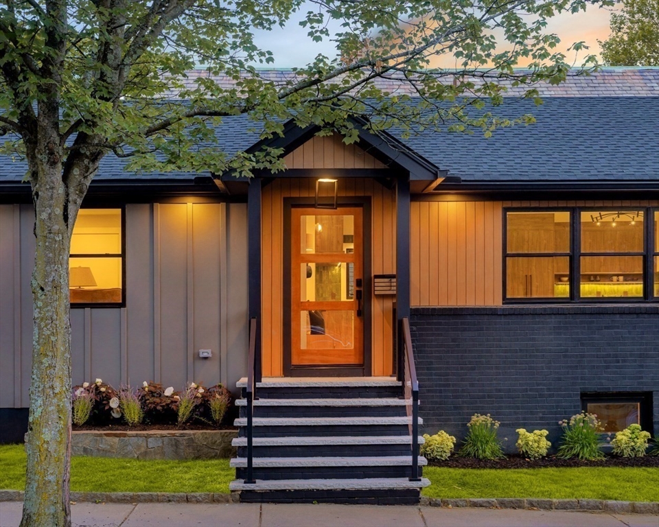 Somerville, Massachusetts 02144, United States, 4 Bedrooms Bedrooms, ,3 BathroomsBathrooms,Residential,Pending,201620