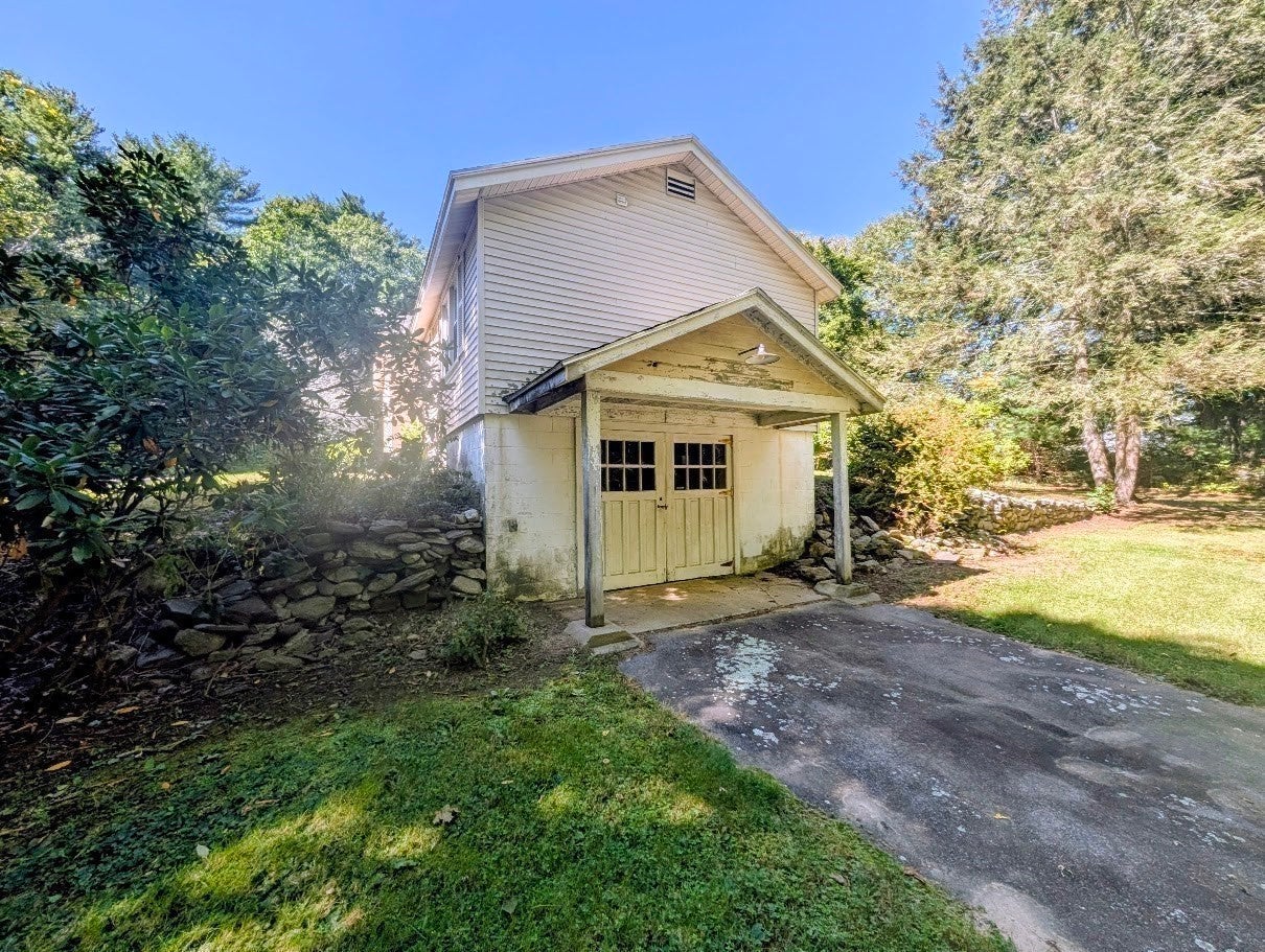 93 Richardson Corner Rd, Charlton, MA, 93 Richardson Corner Rd, Charlton, MA Photo #4