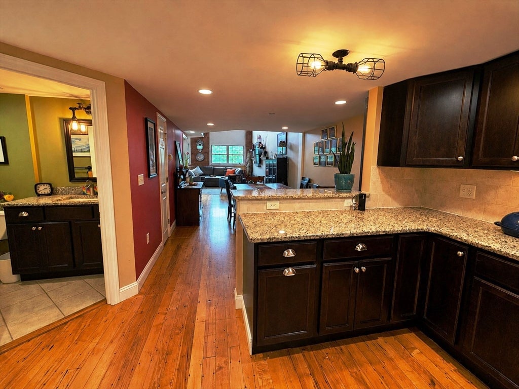 1 Tupperware Drive #235, North Smithfield, RI, 1 Tupperware Drive #235, North Smithfield, RI Photo #7