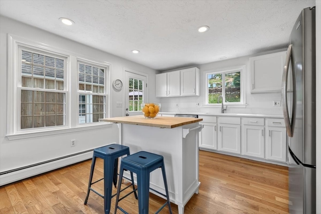 60 Oakleaf Dr
