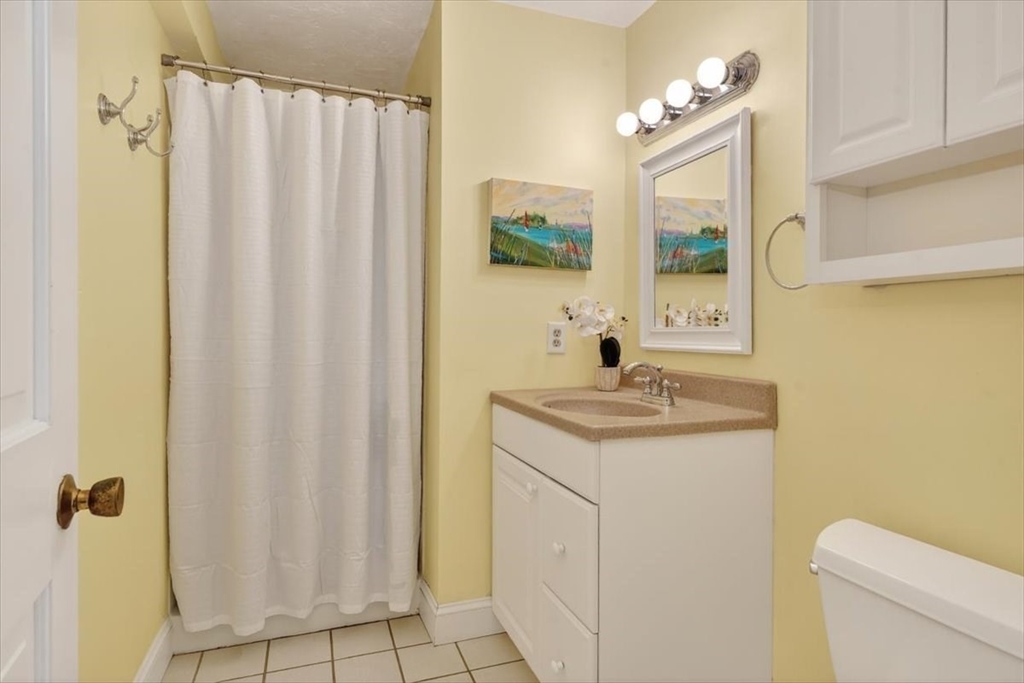 60 Oakleaf Dr, Marshfield, MA Photo #13